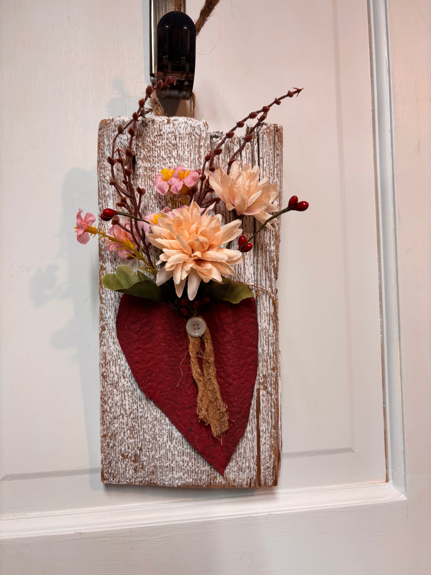 Metal Red Heart Hanger